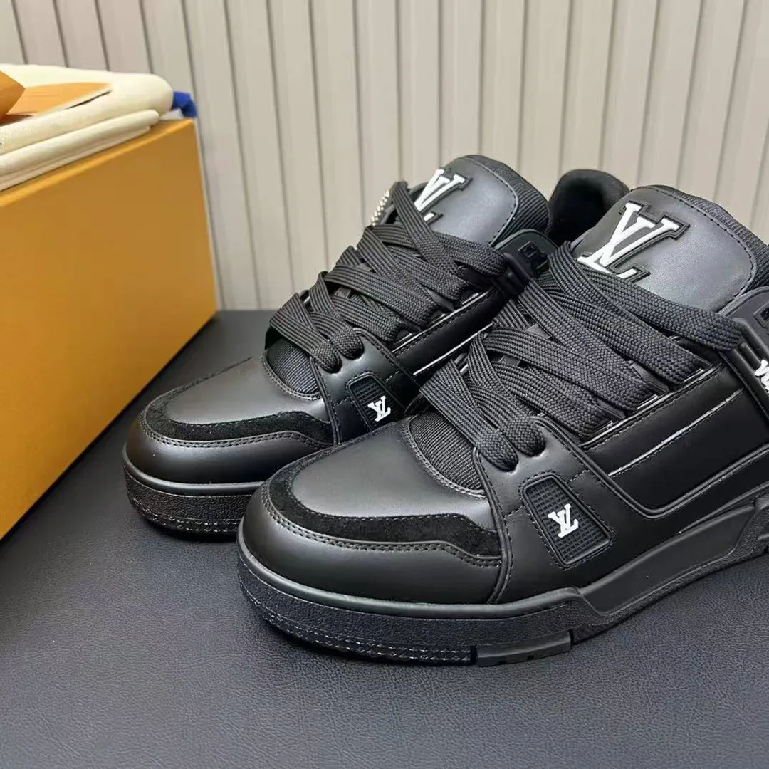 1AIKRZ L.V Trainer Sneaker Pharrell Williams and Nigo Plain Calf Leather