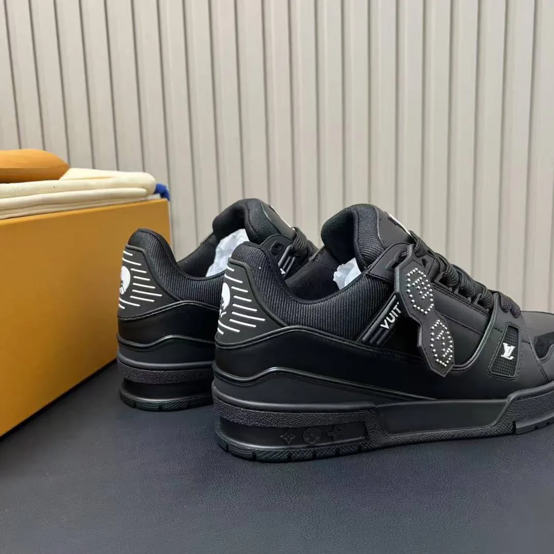 1AIKRZ L.V Trainer Sneaker Pharrell Williams and Nigo Plain Calf Leather