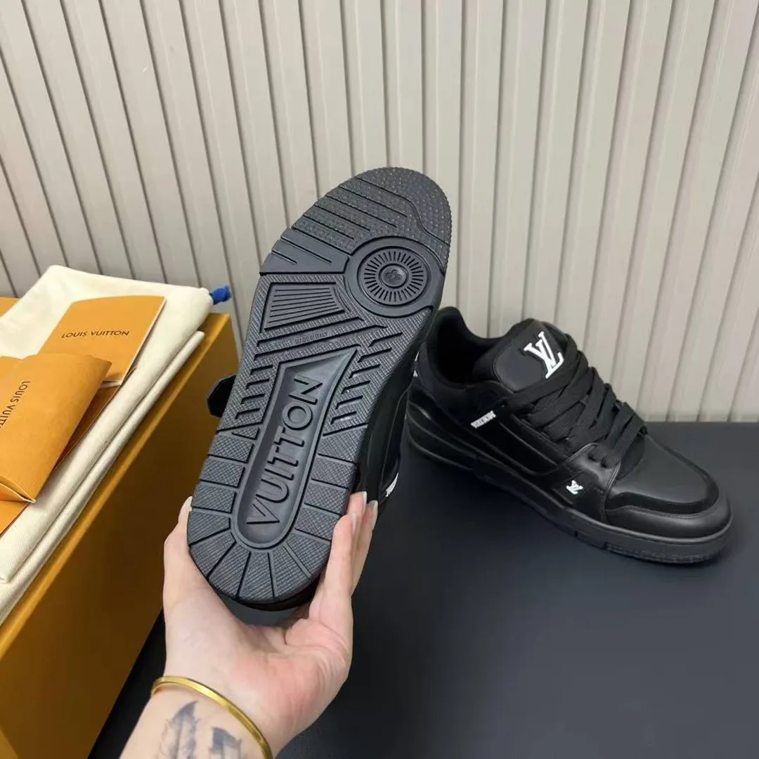 1AIKRZ L.V Trainer Sneaker Pharrell Williams and Nigo Plain Calf Leather