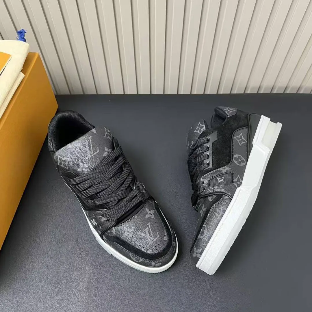 1A8PU9 L.V Trainer Sneaker Monogram Eclipse Canvas