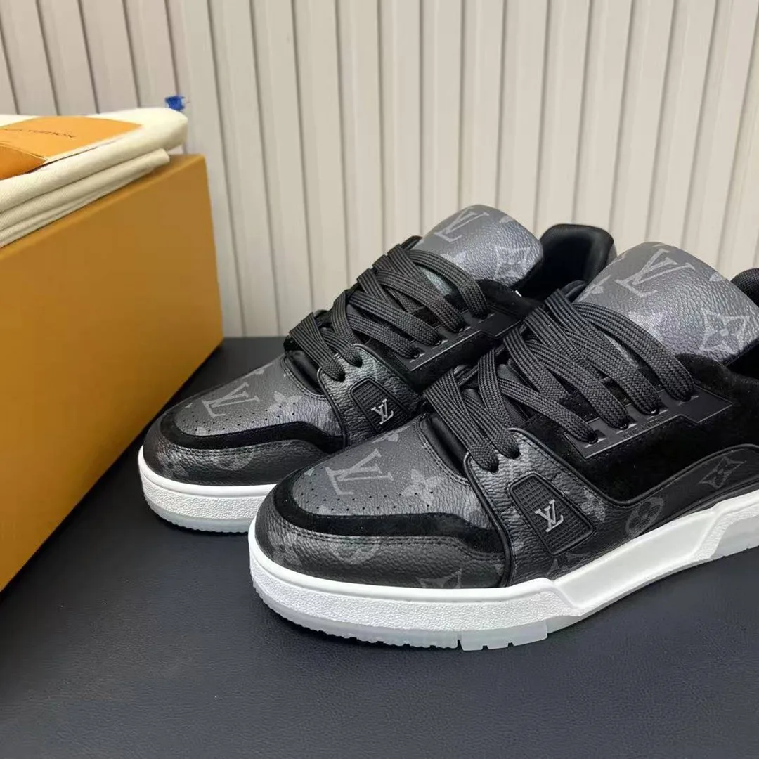 1A8PU9 L.V Trainer Sneaker Monogram Eclipse Canvas