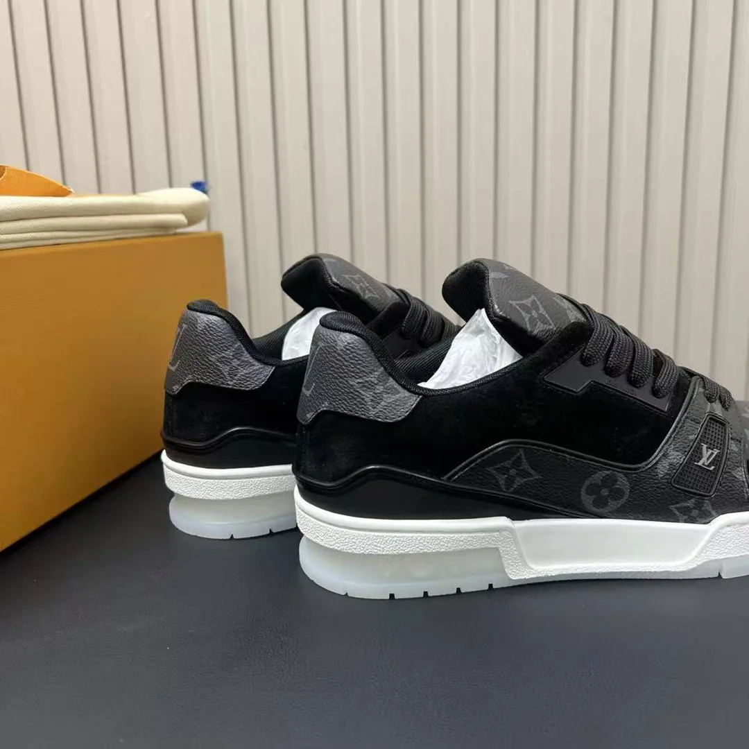 1A8PU9 L.V Trainer Sneaker Monogram Eclipse Canvas