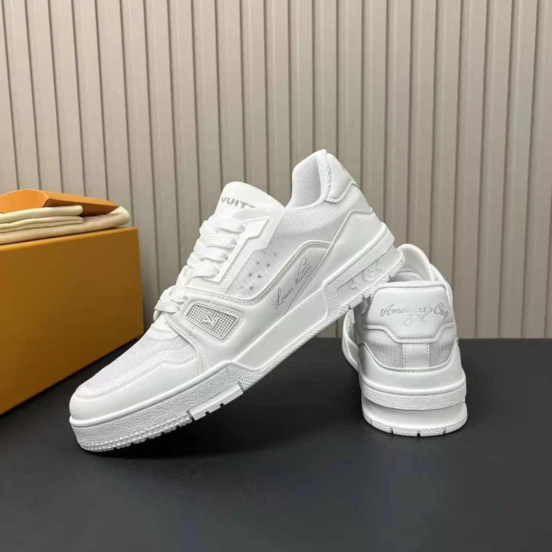 1AHTJJ L.V Trainer Sneaker Mix of Technical Materials