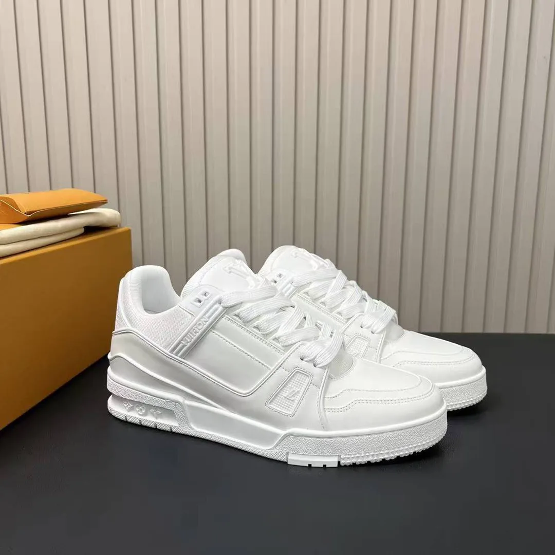 1A9G4Z L.V Trainer Sneaker Smooth Calf Leather