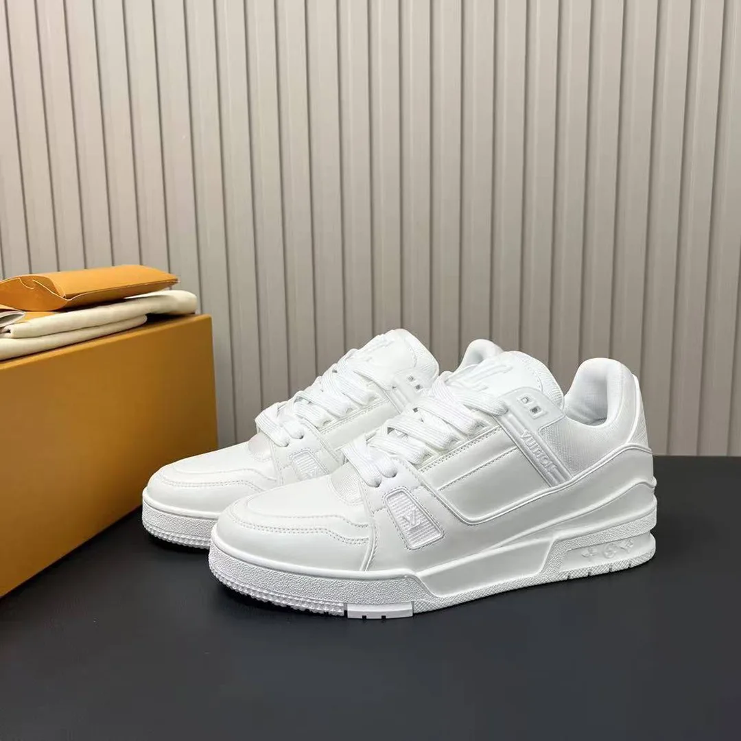 1A9G4Z L.V Trainer Sneaker Smooth Calf Leather