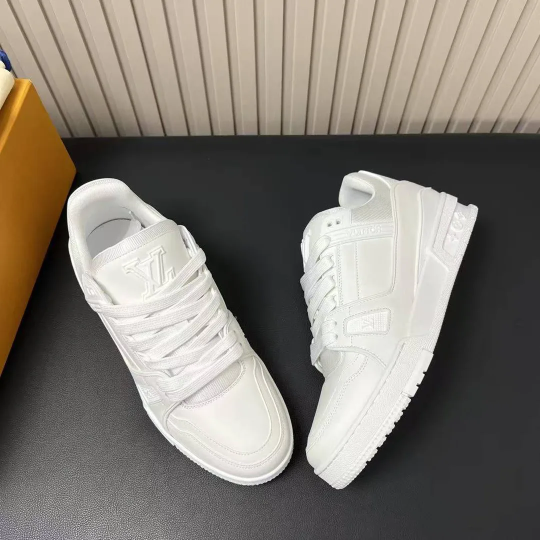 1A9G4Z L.V Trainer Sneaker Smooth Calf Leather