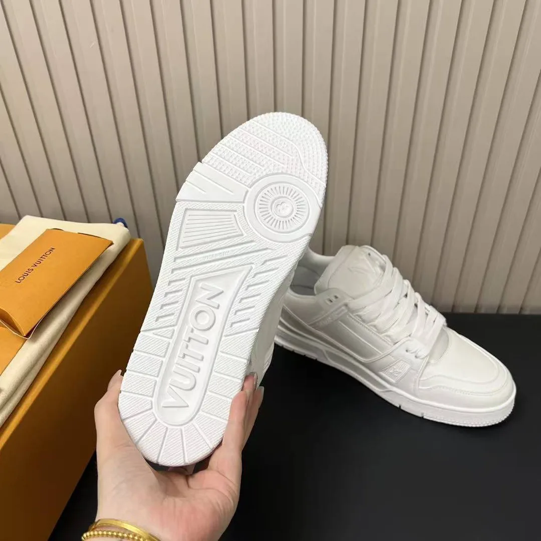 1A9G4Z L.V Trainer Sneaker Smooth Calf Leather