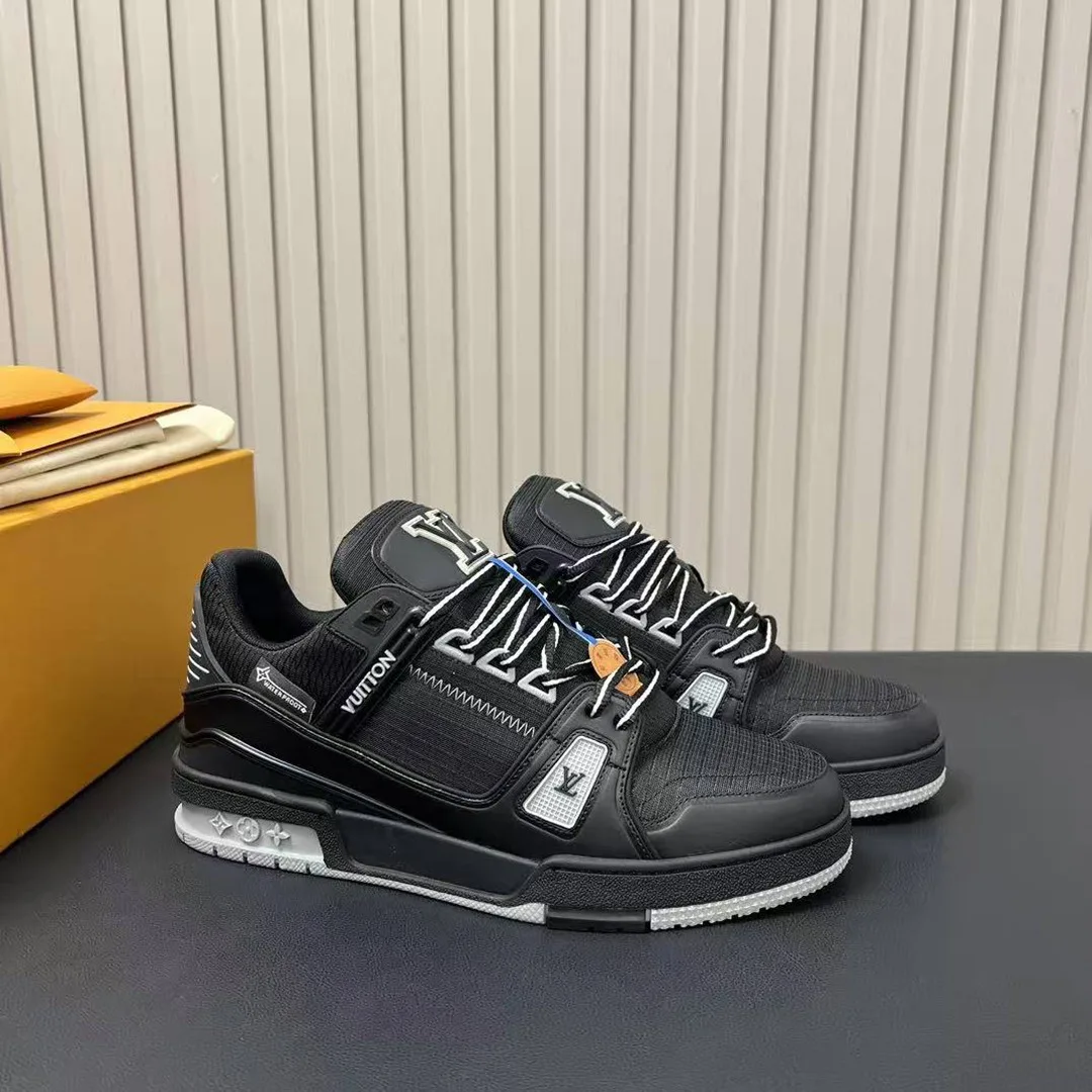 1AJATR L.V Trainer Sneaker Mix of Technical Materials