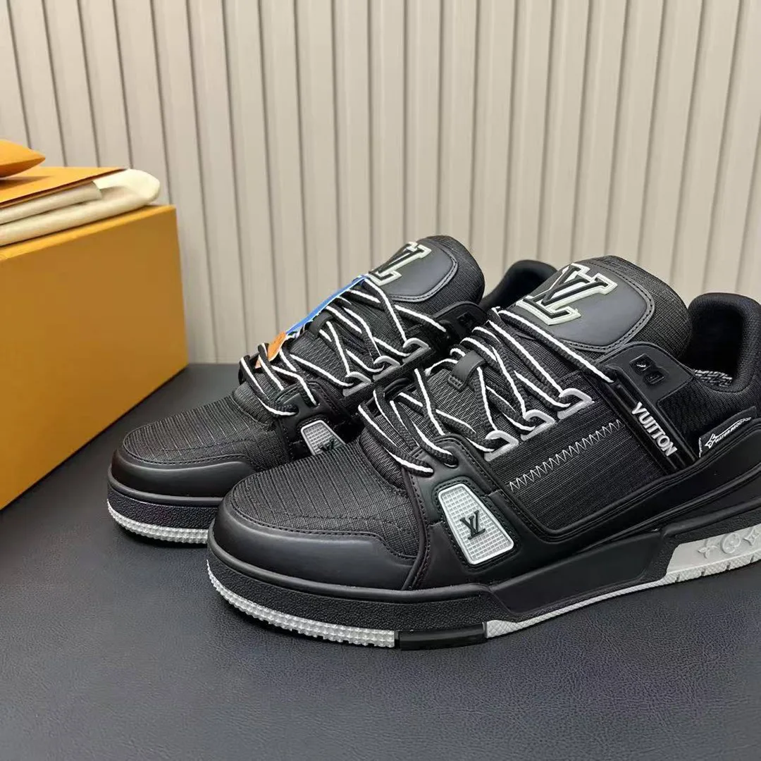 1AJATR L.V Trainer Sneaker Mix of Technical Materials