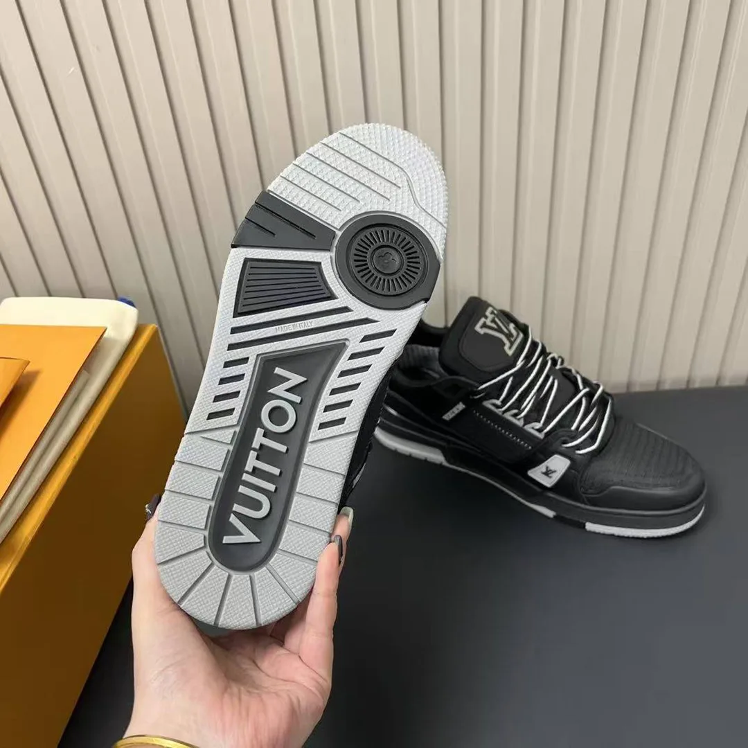 1AJATR L.V Trainer Sneaker Mix of Technical Materials