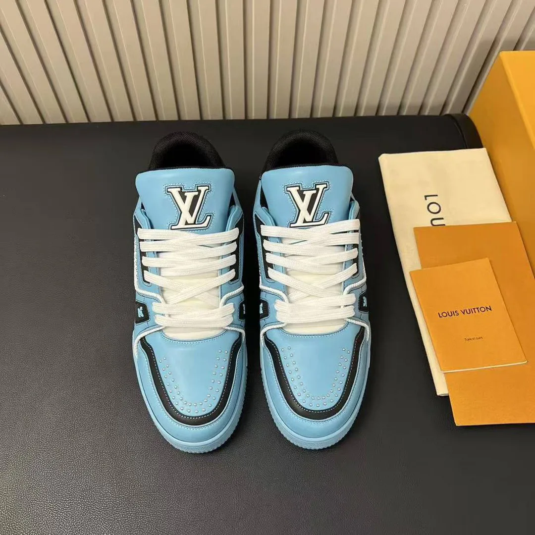 1AD7K4 L.V Trainer Sneaker Grained Calf Leather