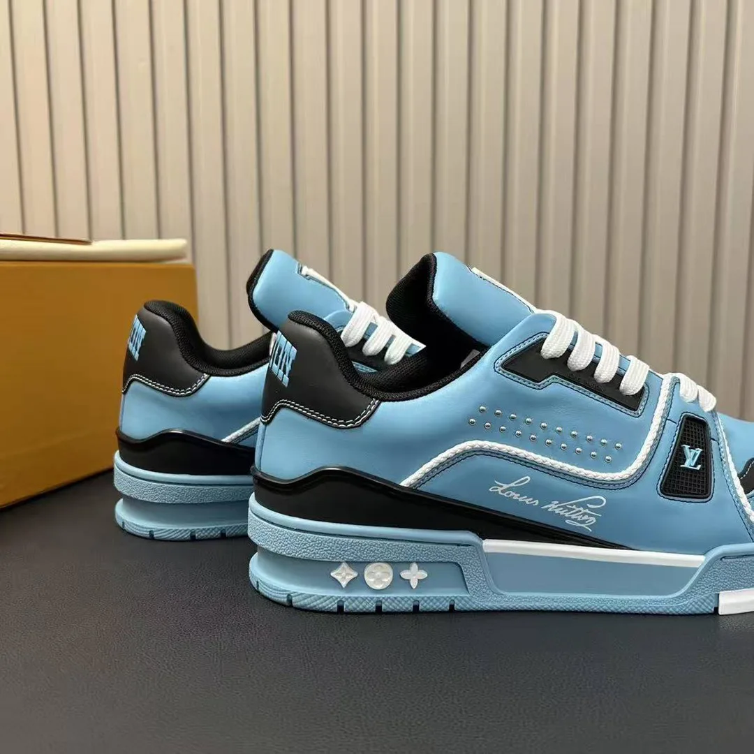 1AD7K4 L.V Trainer Sneaker Grained Calf Leather