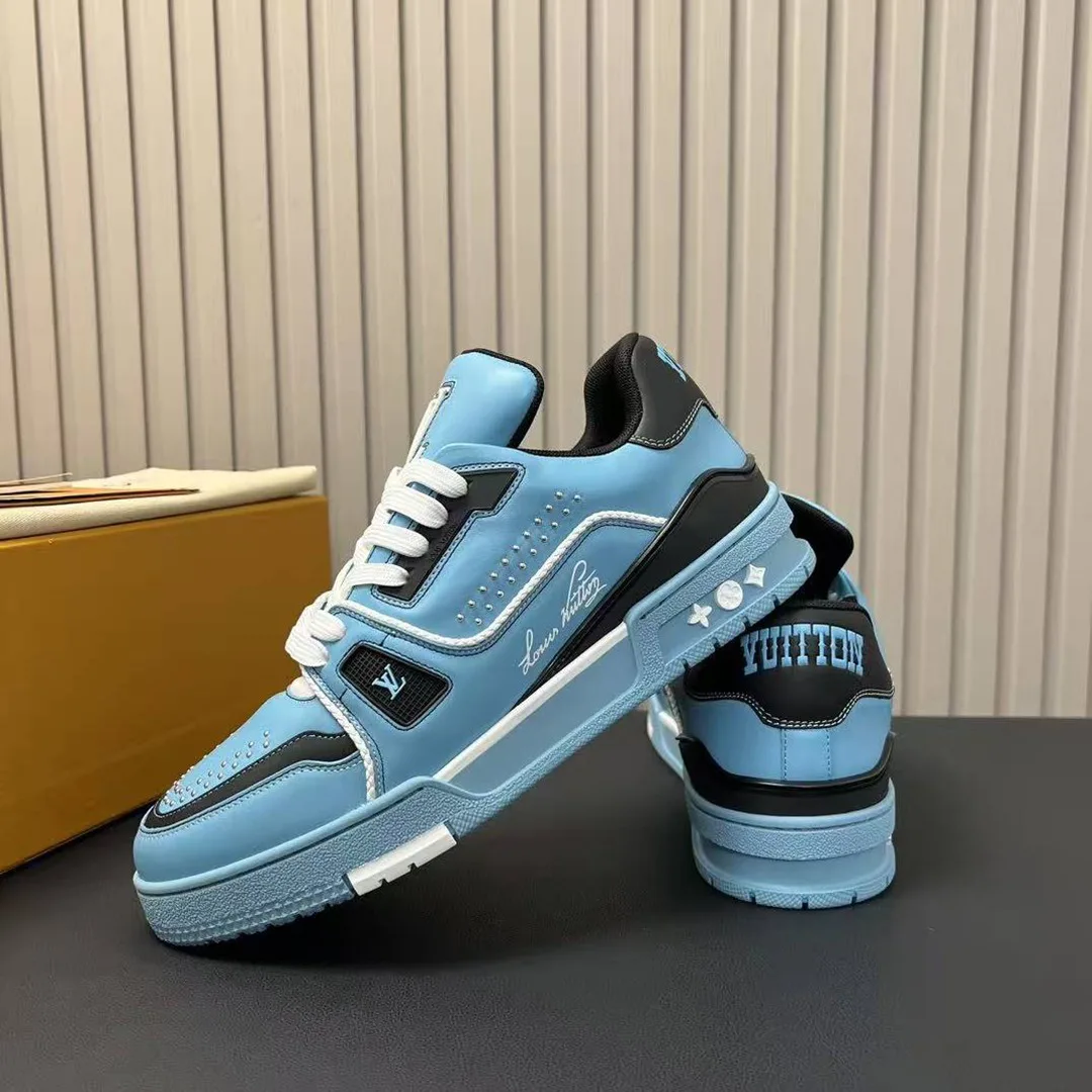1AD7K4 L.V Trainer Sneaker Grained Calf Leather
