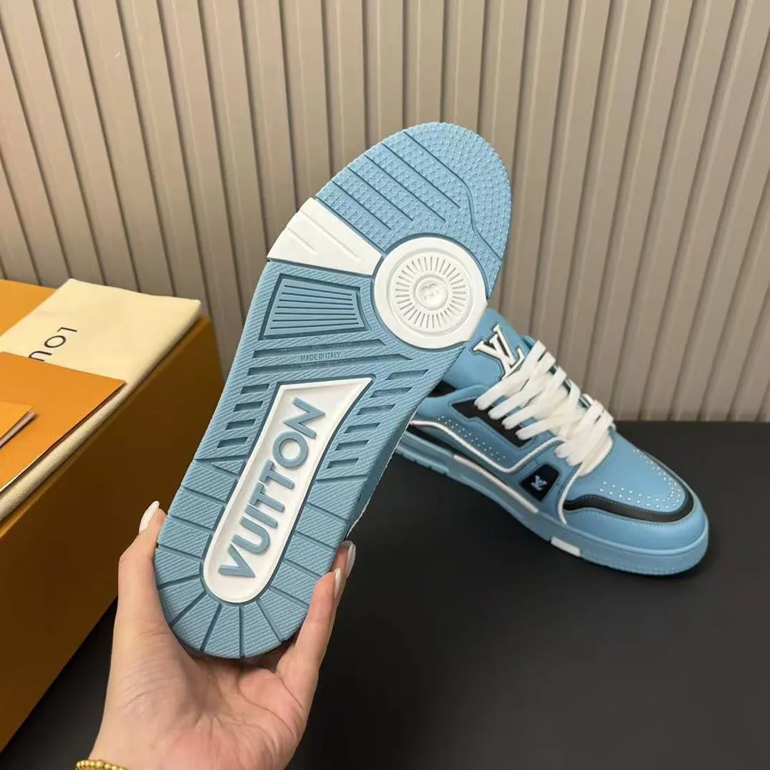 1AD7K4 L.V Trainer Sneaker Grained Calf Leather