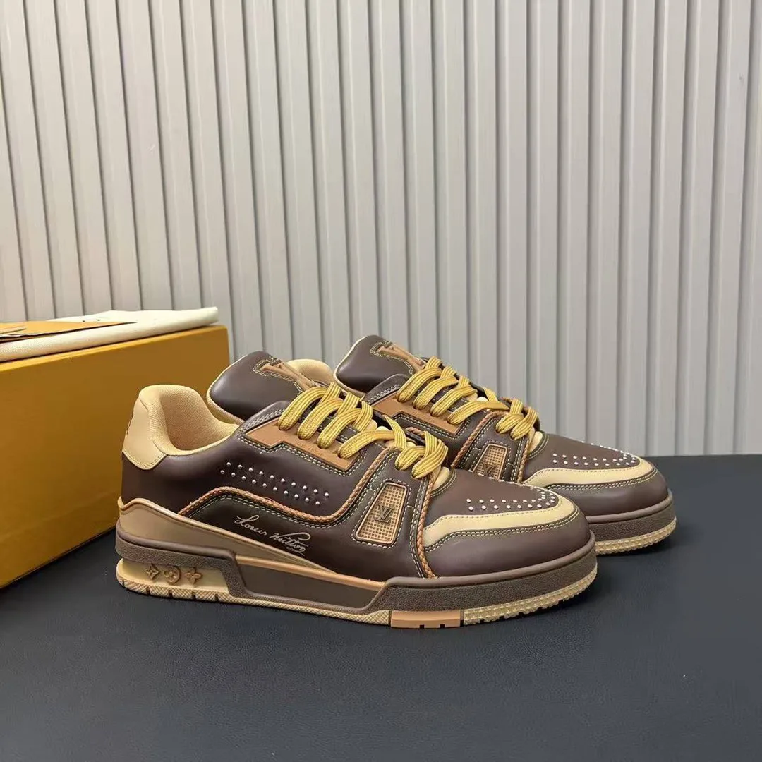 1AD7L6 L.V Trainer Sneaker Grained Calf Leather