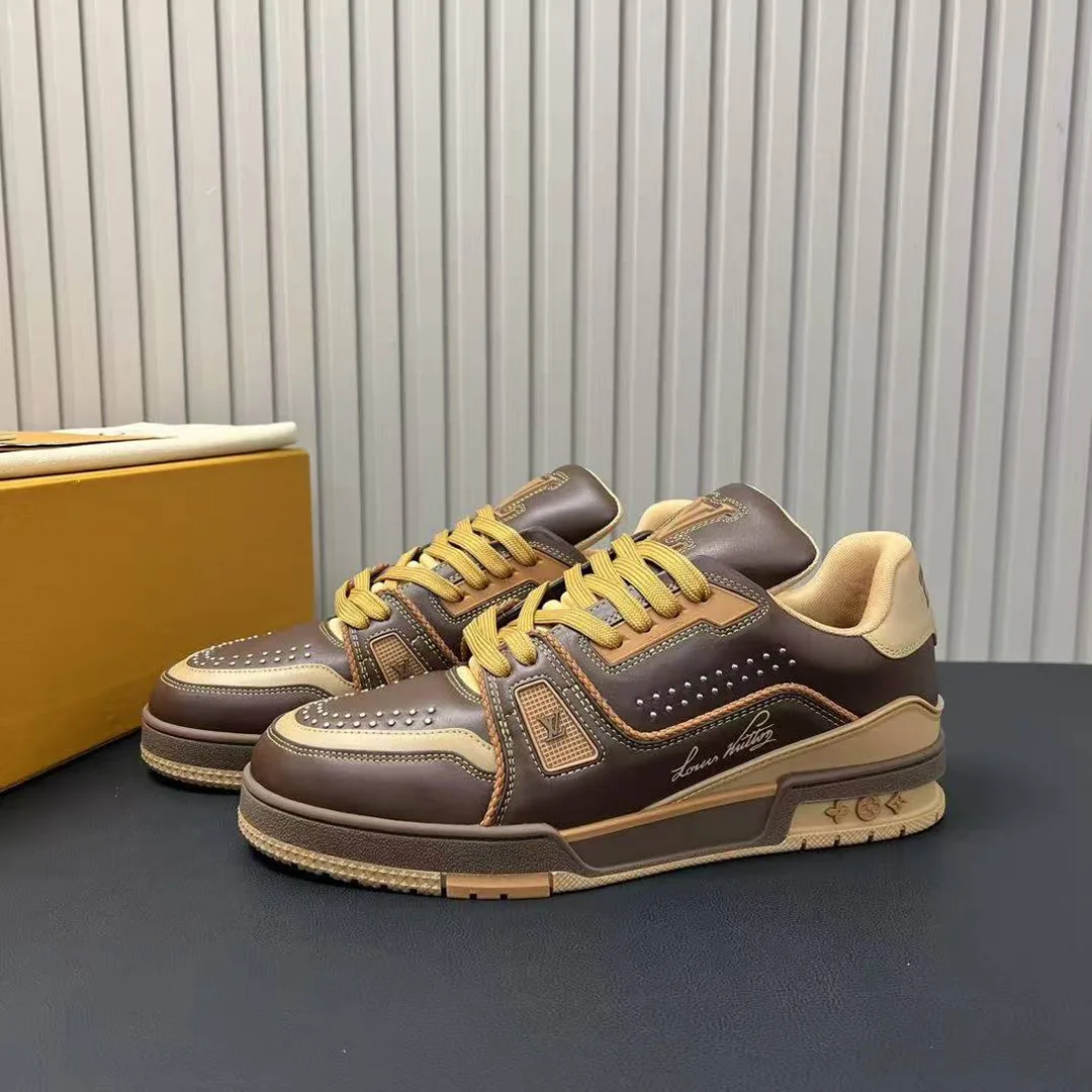 1AD7L6 L.V Trainer Sneaker Grained Calf Leather
