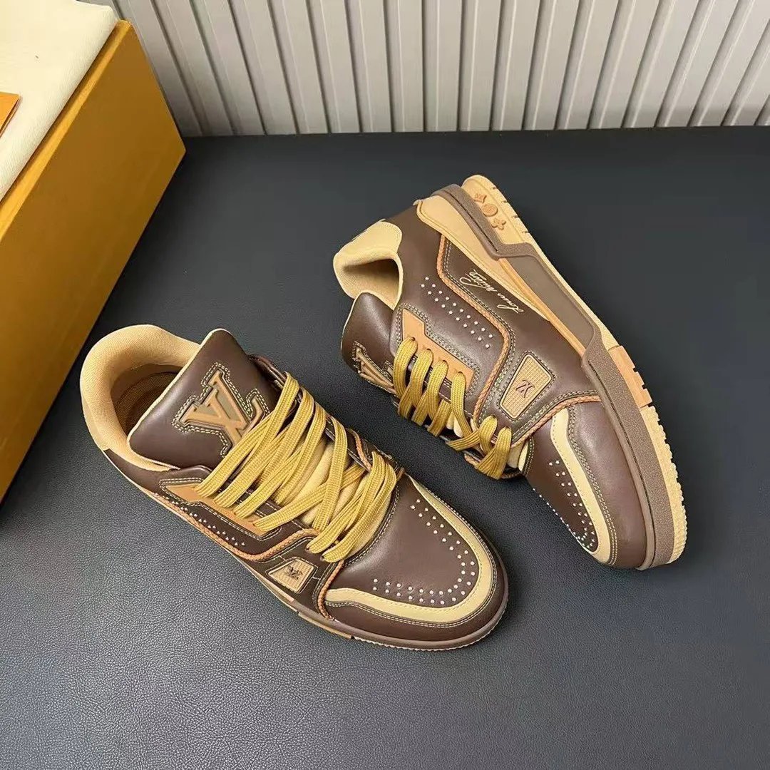 1AD7L6 L.V Trainer Sneaker Grained Calf Leather