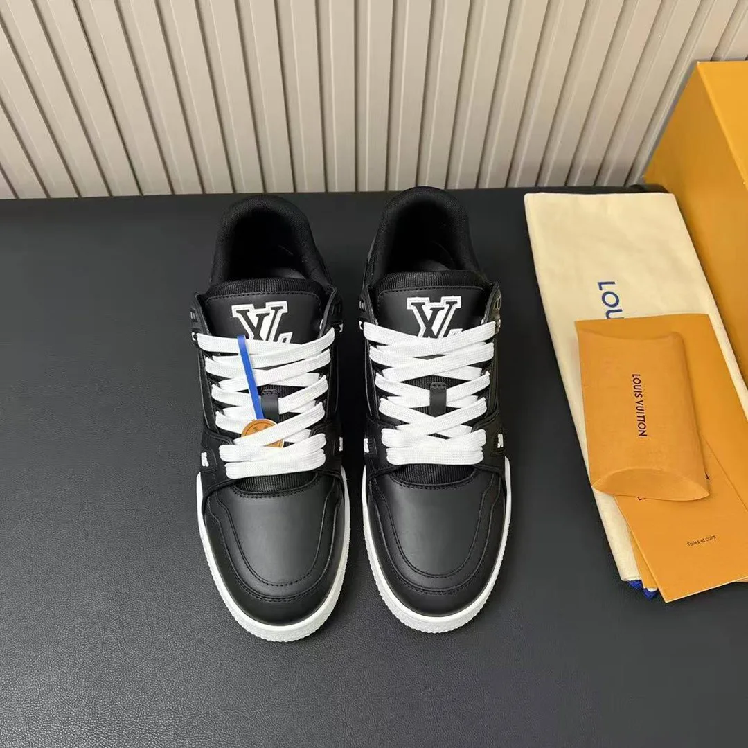1AD9W9 L.V Trainer Sneaker Matte Calf Leather