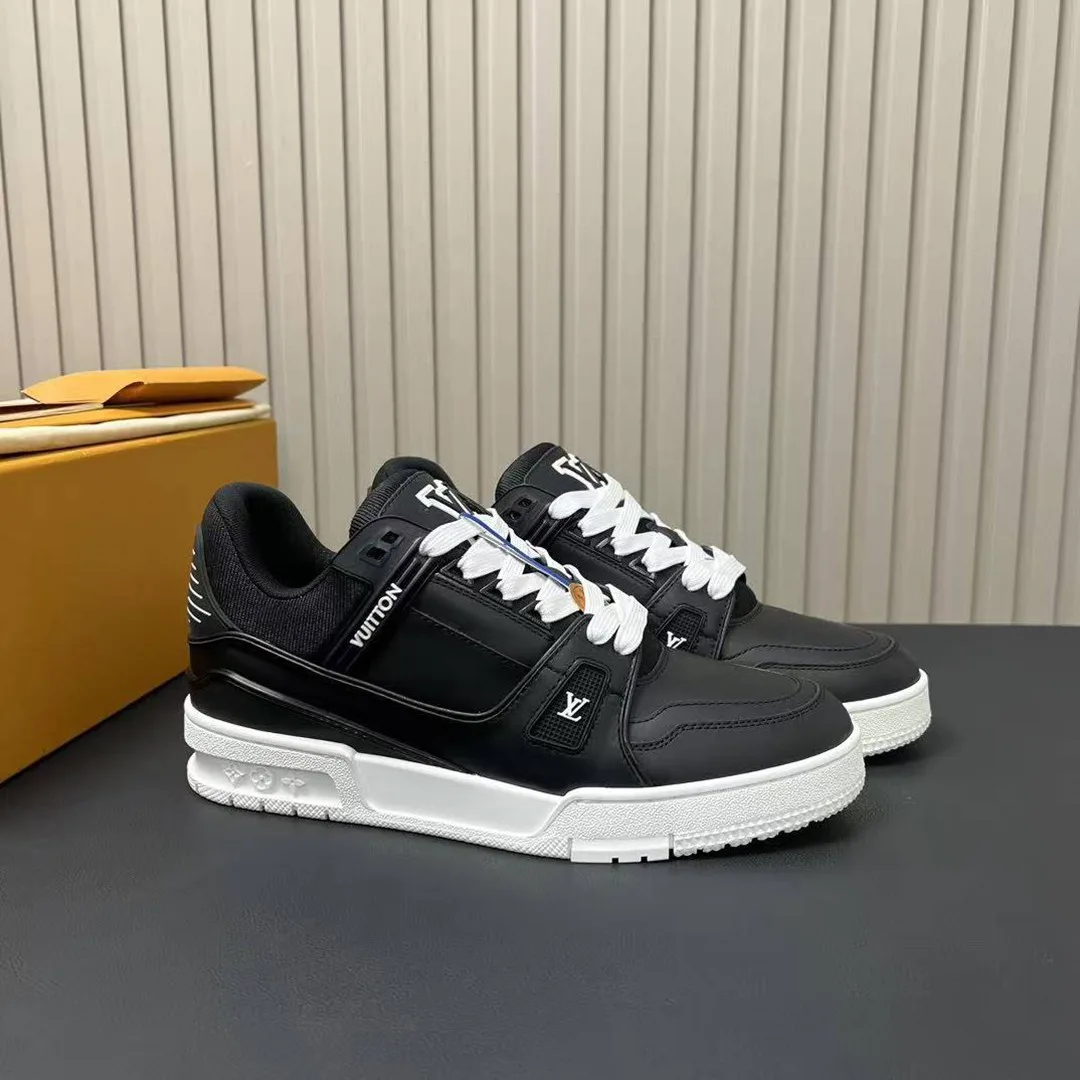 1AD9W9 L.V Trainer Sneaker Matte Calf Leather