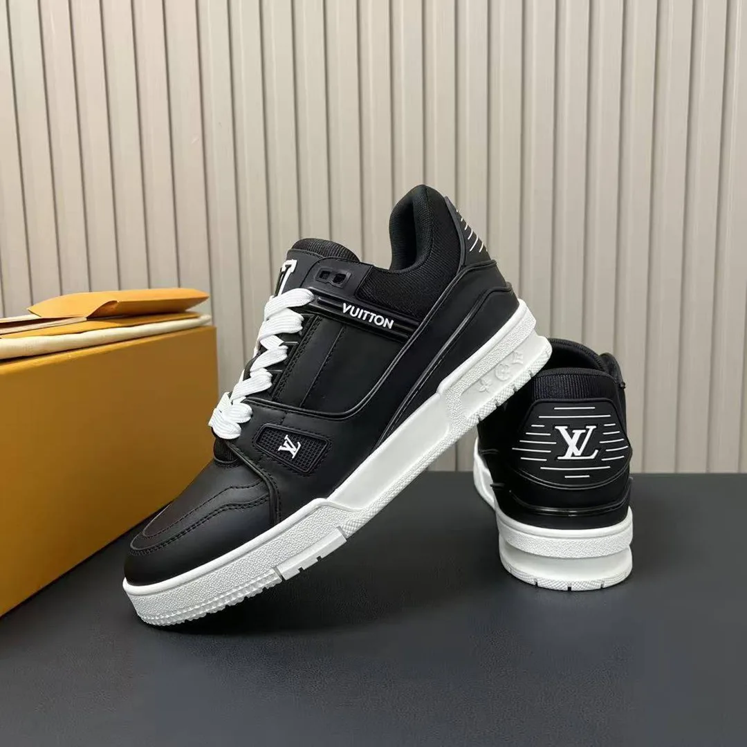 1AD9W9 L.V Trainer Sneaker Matte Calf Leather