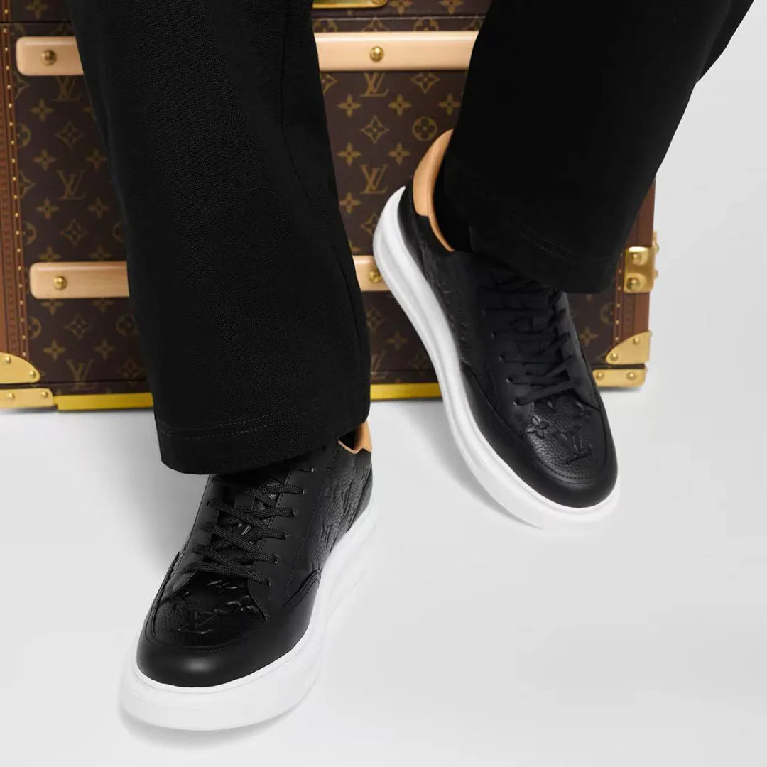 1A8V43 Beverly Hills Sneaker Monogram-embossed Grained Calf Leather
