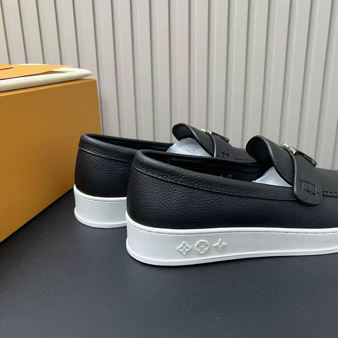 1AGSJ8 L.V Resort Loafer Grained Calf Leather