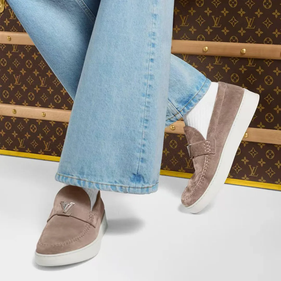 1AIYOQ L.V Resort Loafer Suede Calf Leather