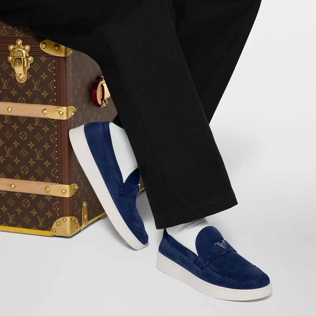 1AIYO0 L.V Resort Loafer Suede Calf Leather
