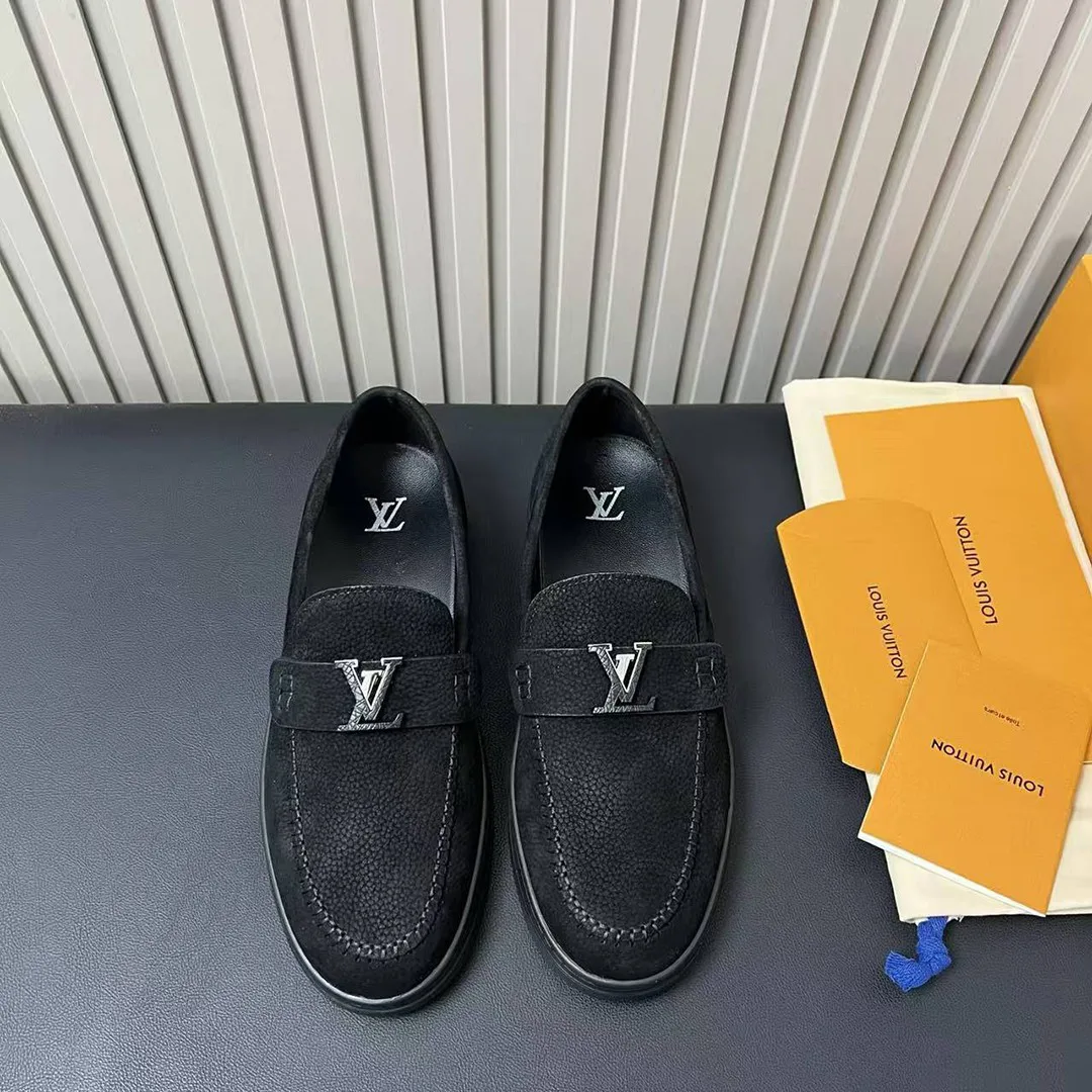 1AHQM3 L.V Resort Loafer Grained Nubuck Calf Leather