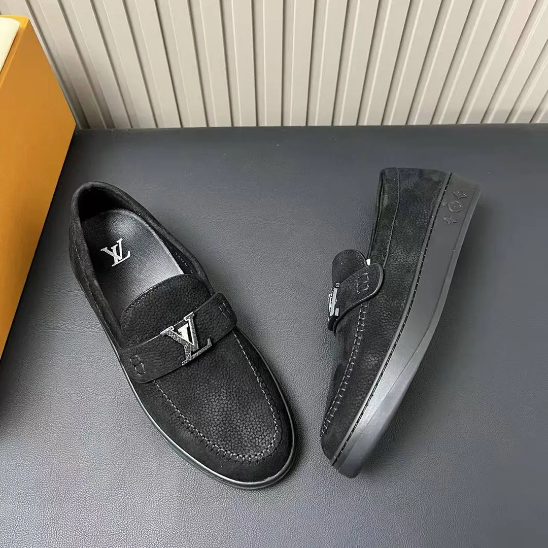 1AHQM3 L.V Resort Loafer Grained Nubuck Calf Leather