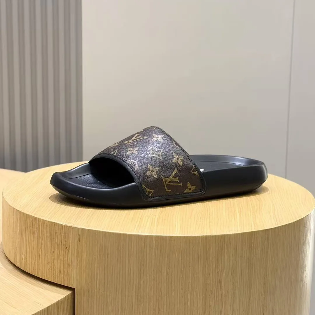 1AANO3 L.V Waterfront Mule Monogram Rubber