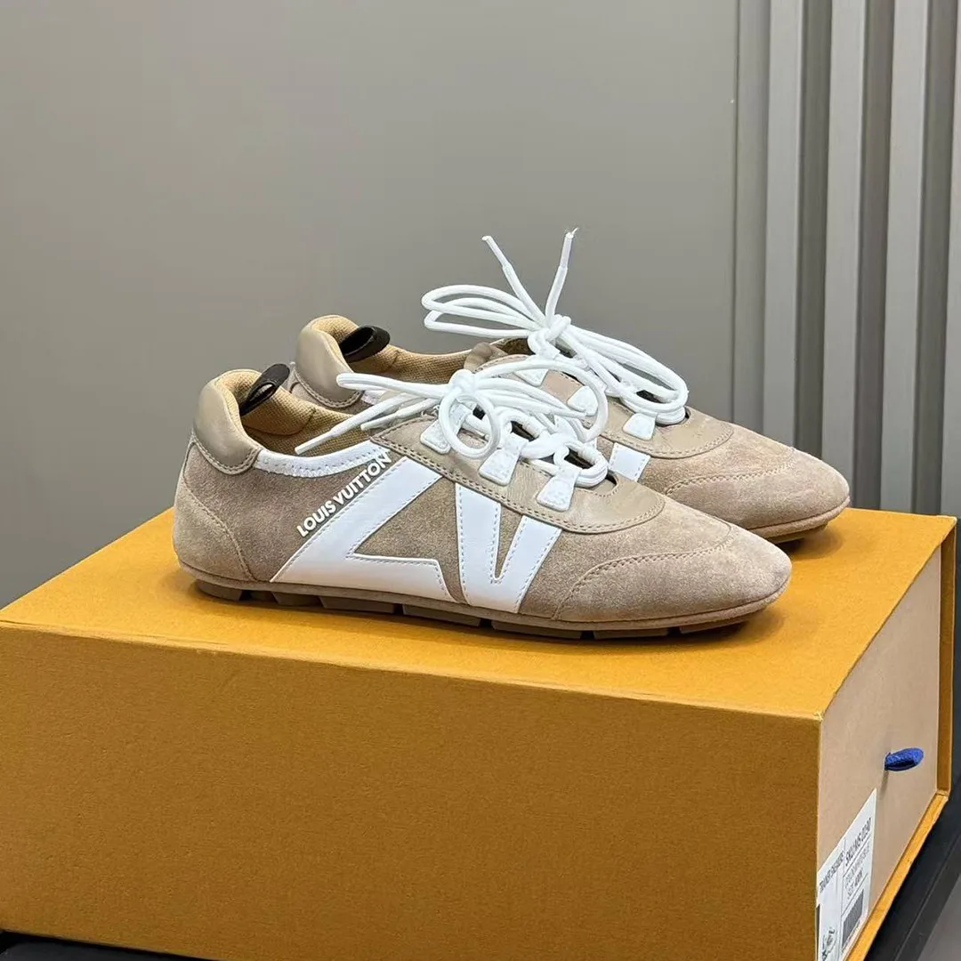 1AHNFA L.V Sneakerina Suede Calf Leather