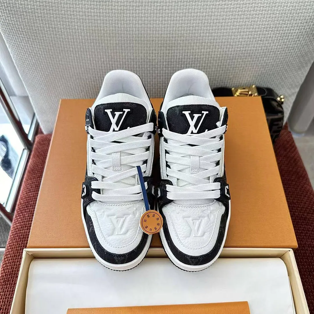 1AC2A7 L.V Trainer Sneaker Calf Leather and Monogram Denim