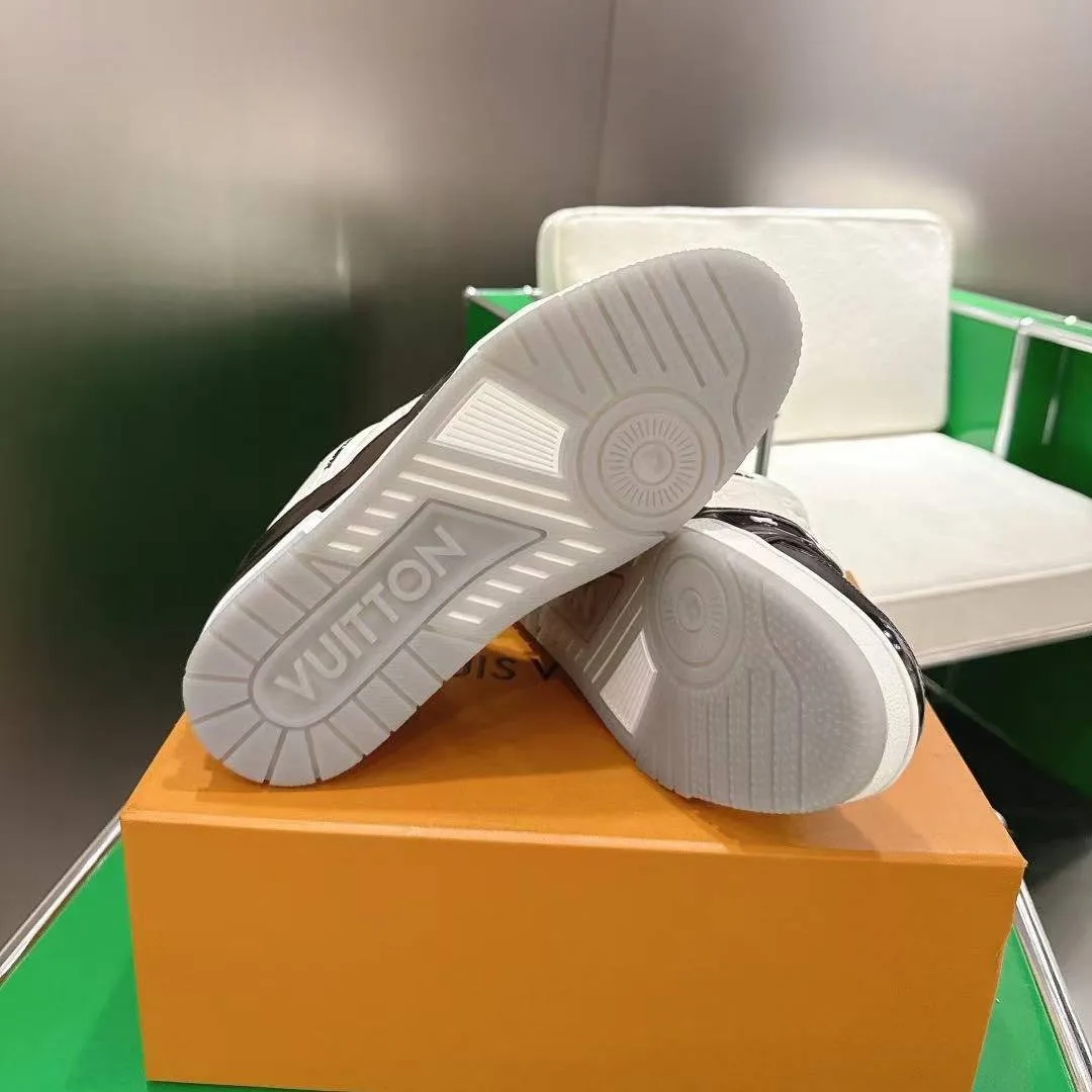 1AJCJF L.V Trainer Sneaker Monogram Grained Calf Leather
