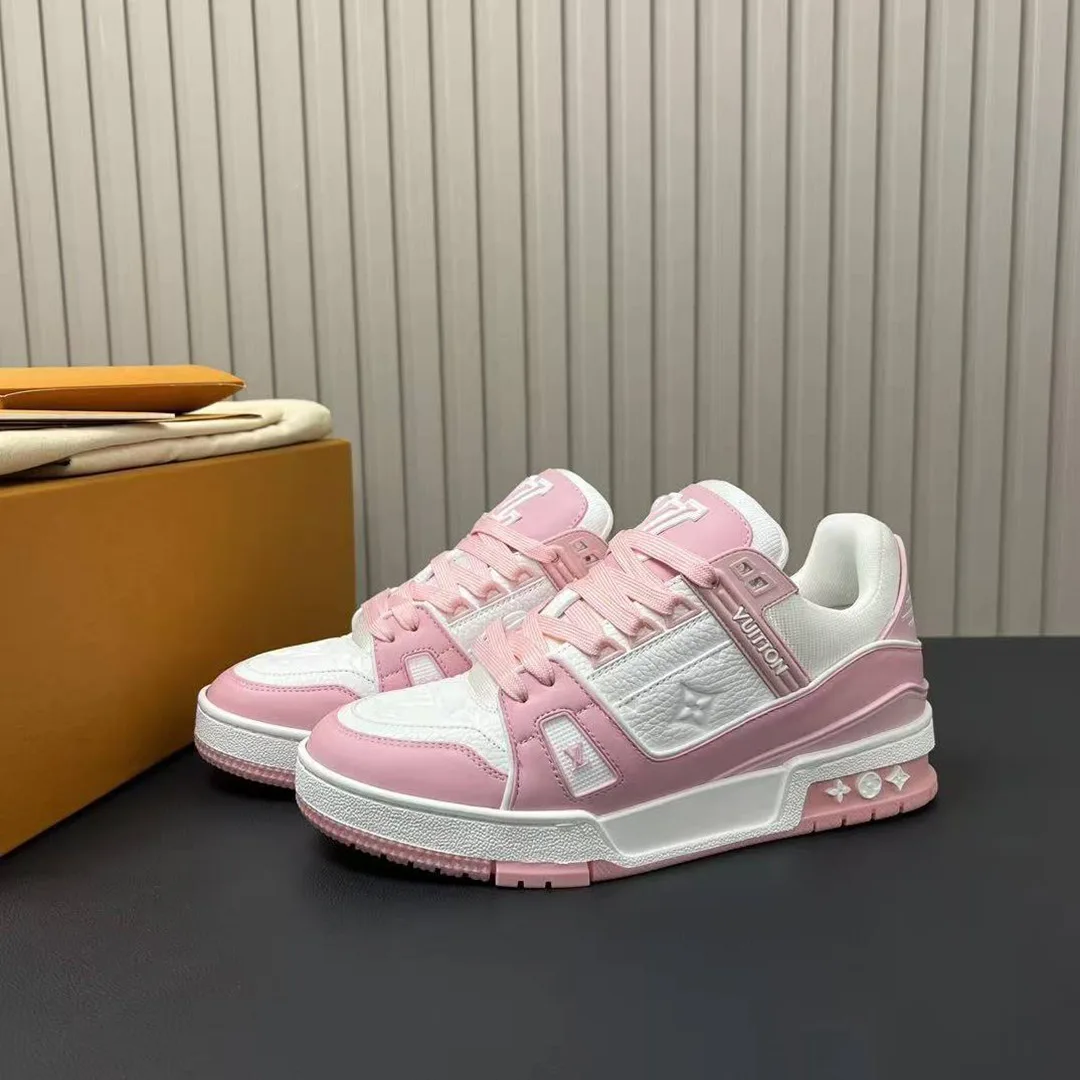 1AGZCN L.V Trainer Sneaker Monogram Grained Calf Leather