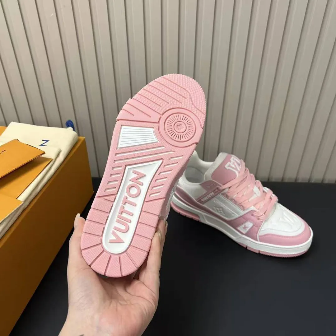 1AGZCN L.V Trainer Sneaker Monogram Grained Calf Leather