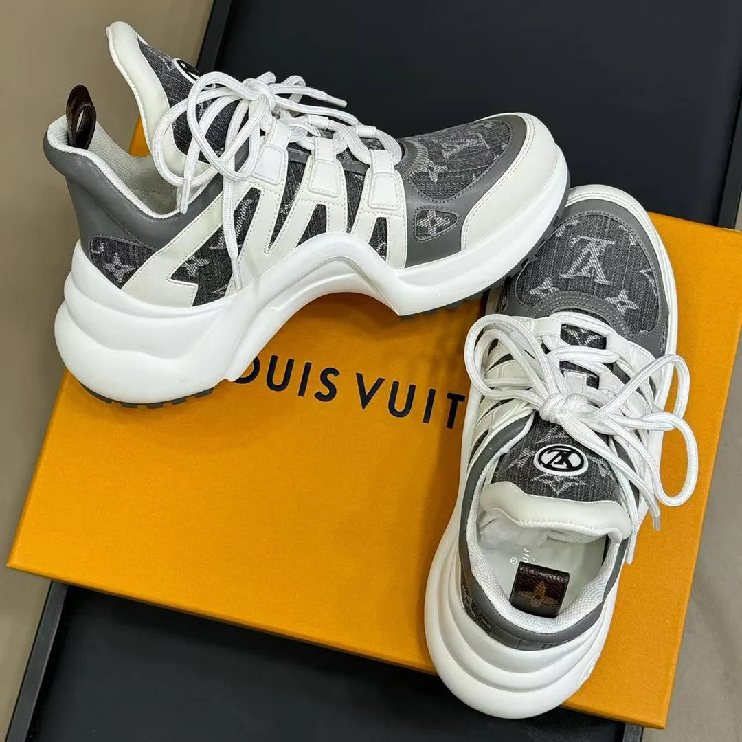 1AGVA6 L.V Archlight Sneaker Monogram Denim