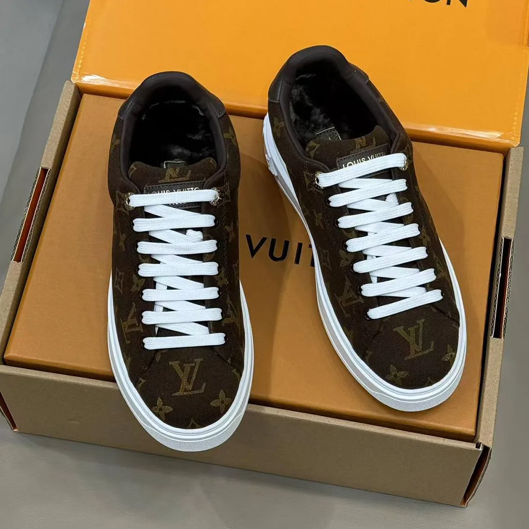 1AIVBN Time Out Sneaker Monogram Cashgora