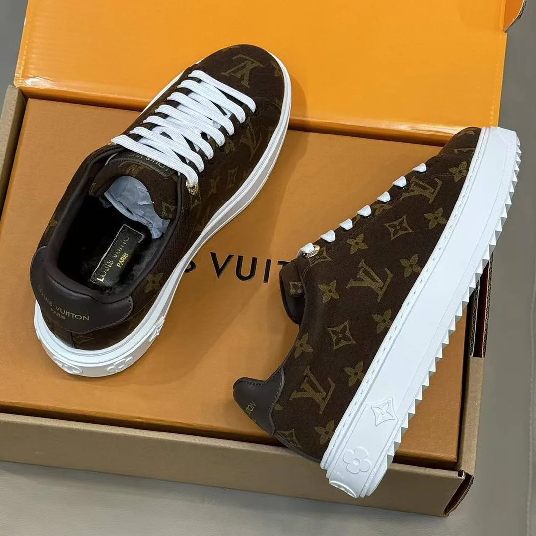 1AIVBN Time Out Sneaker Monogram Cashgora