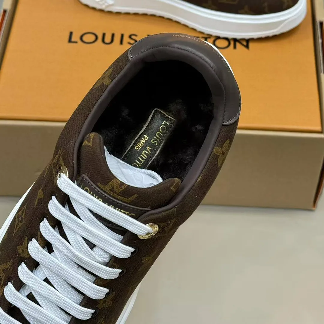 1AIVBN Time Out Sneaker Monogram Cashgora