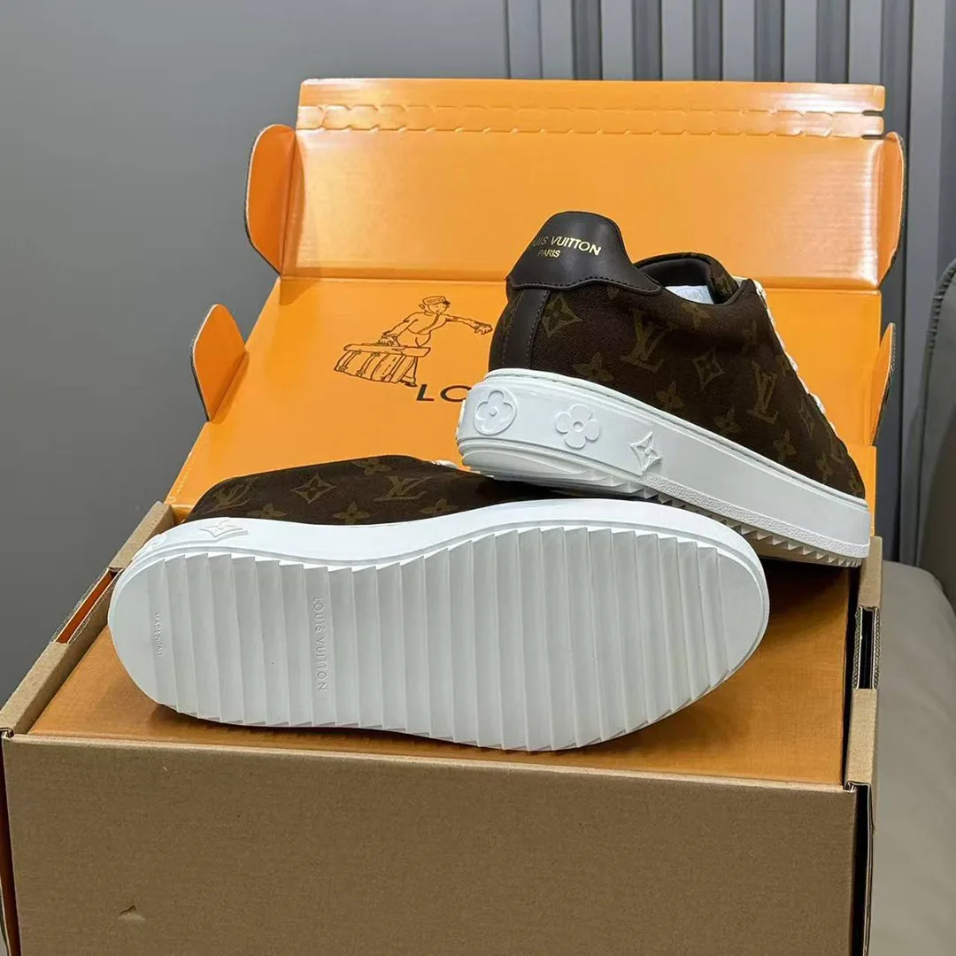 1AIVBN Time Out Sneaker Monogram Cashgora