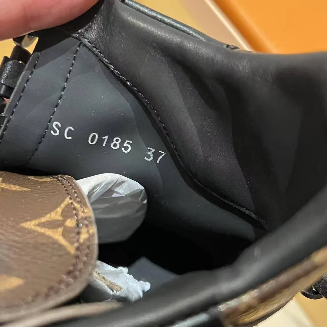 1A4XY1 Laureate Desert Boot Suede Calf Leather Monogram Canvas