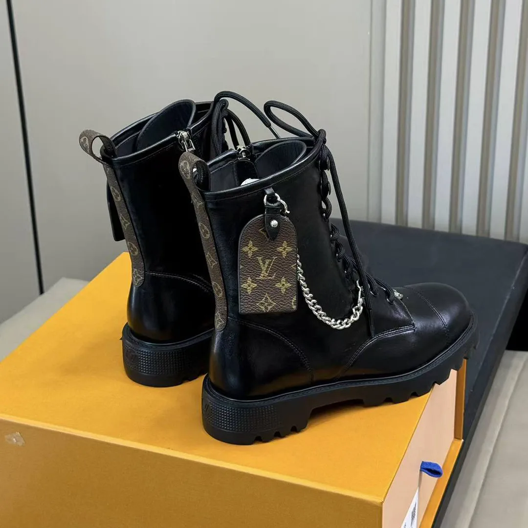 1AIBSZ District Ranger Ankle Boot Plain Calf Leather