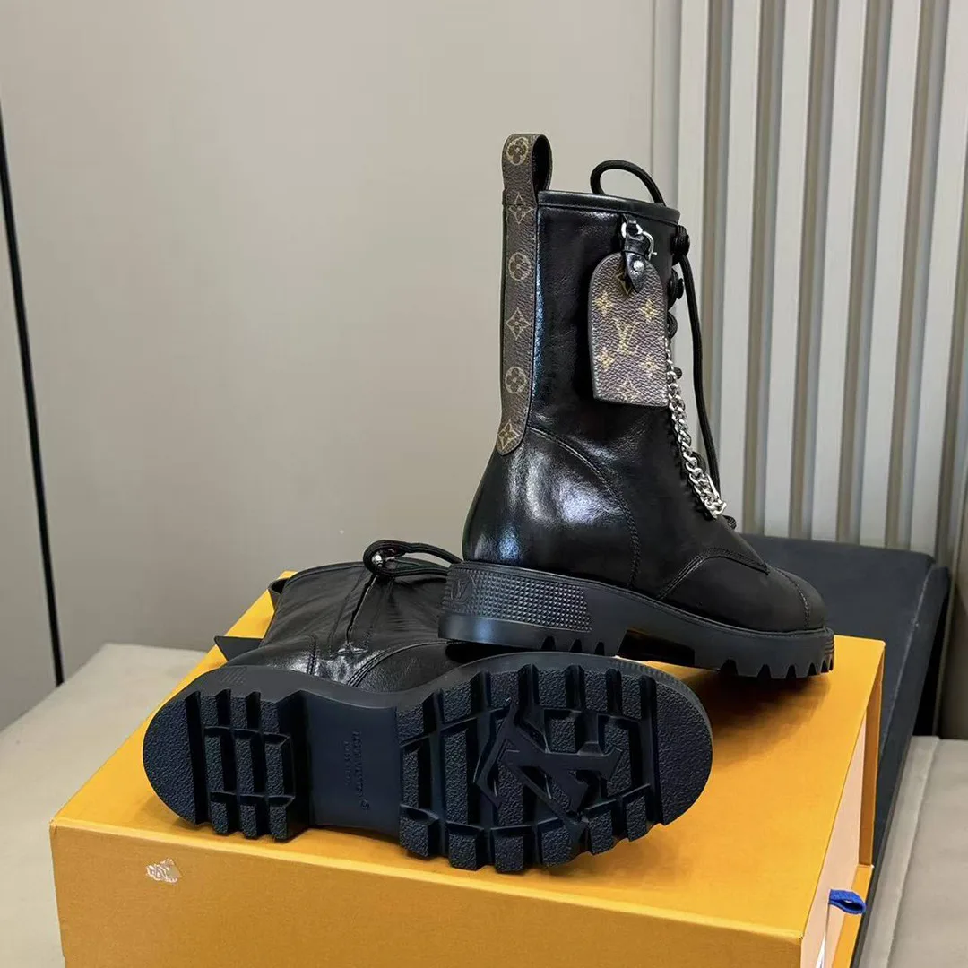1AIBSZ District Ranger Ankle Boot Plain Calf Leather