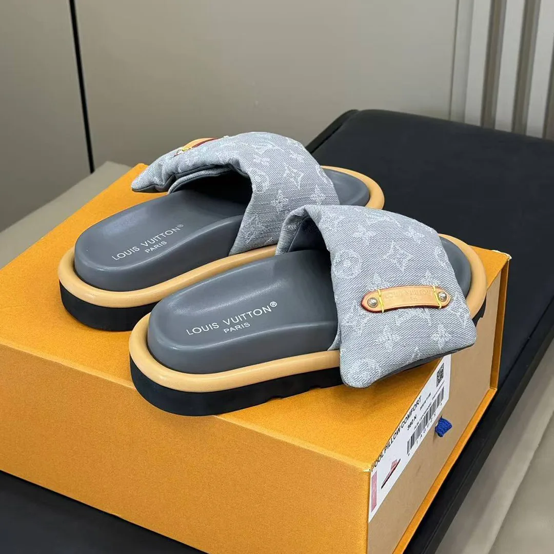 1AGUZX Pool Pillow Flat Comfort Mule Monogram Denim