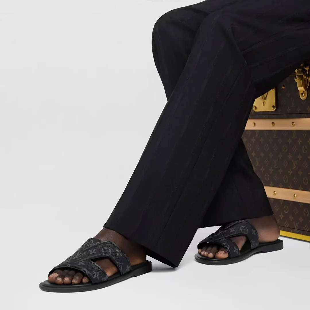 1ACRPQ L.V Oasis Mule Monogram Eclipse Grained Calf Leather