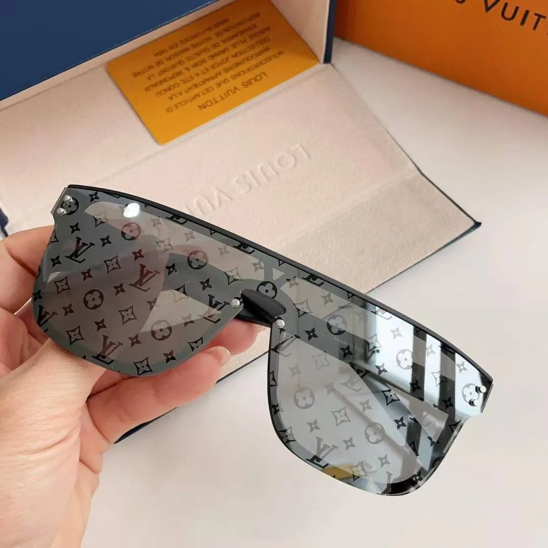 Z1082W Waimea Sunglasses Silver-color Monogram-patterned Lenses