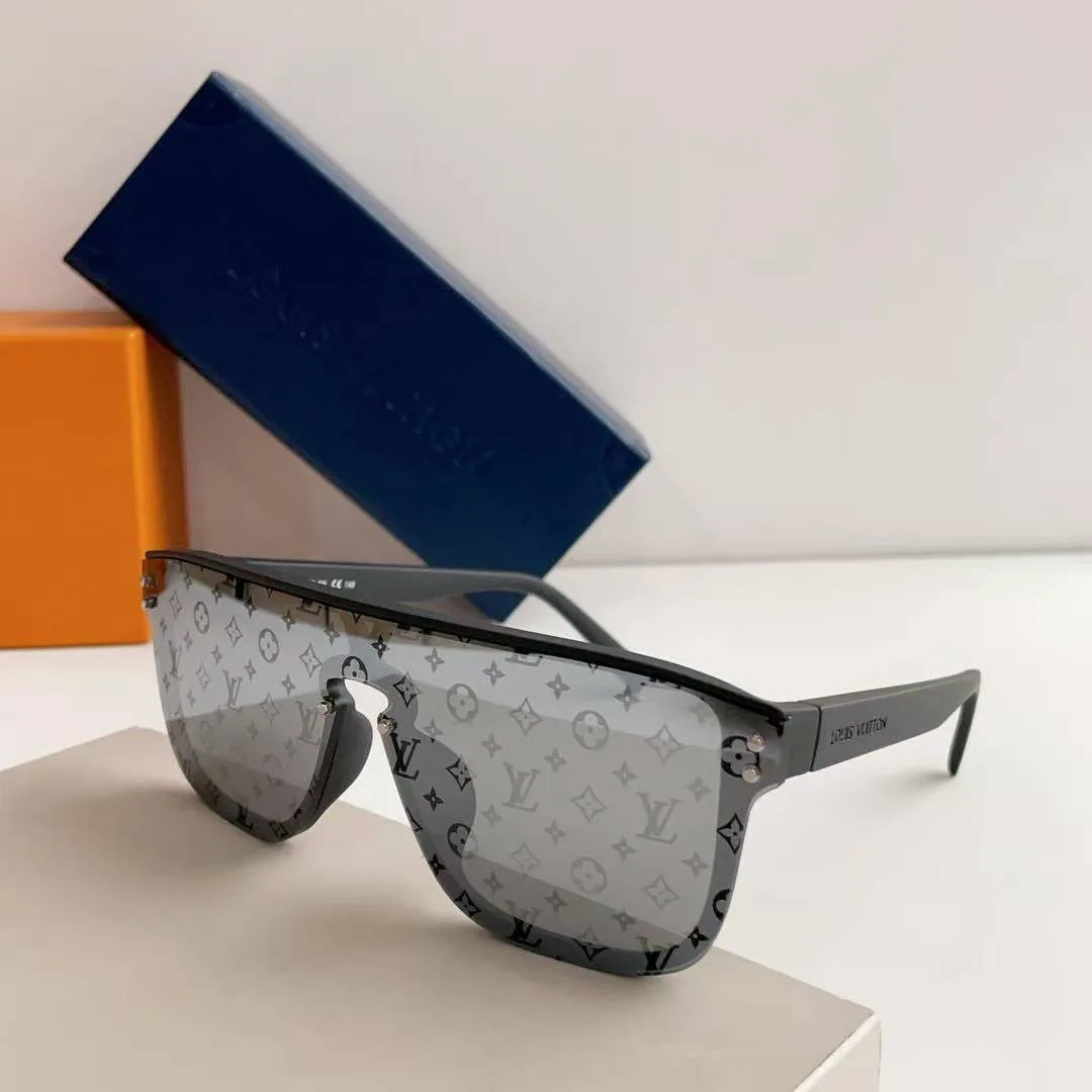 Z1082W Waimea Sunglasses Silver-color Monogram-patterned Lenses