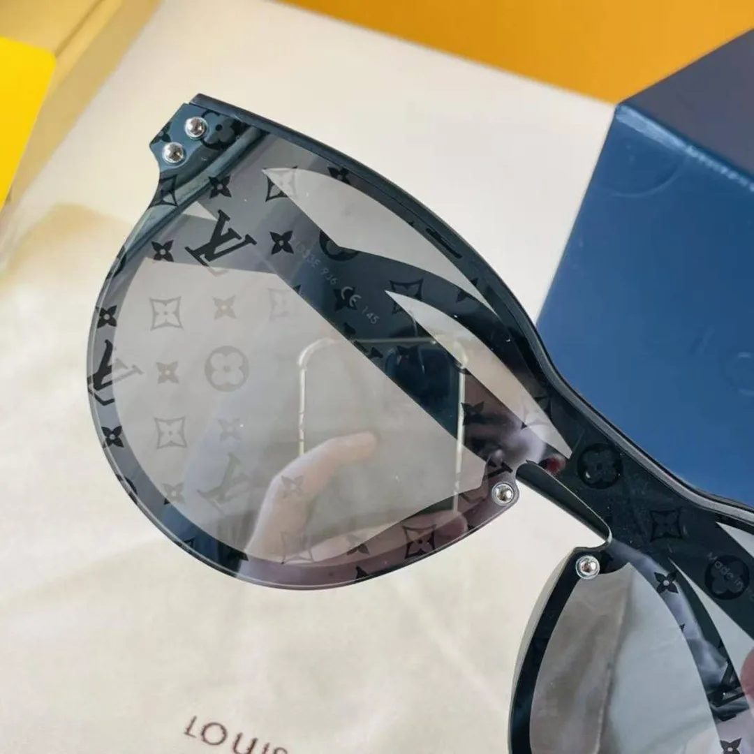 Z1333E Waimea Round Sunglasses Black Monogram Lenses