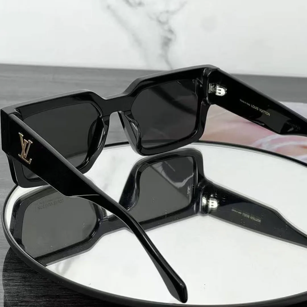 Z1579W Clash Square Sunglasses Black